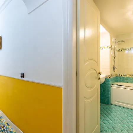 Santa Chiara Charming House With Terrace At Historical Center نابولي