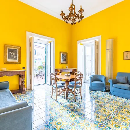 شقة Santa Chiara Charming House With Terrace At Historical Center