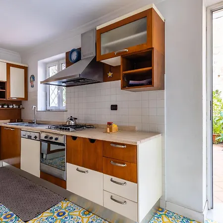 Santa Chiara Charming House With Terrace At Historical Center شقة