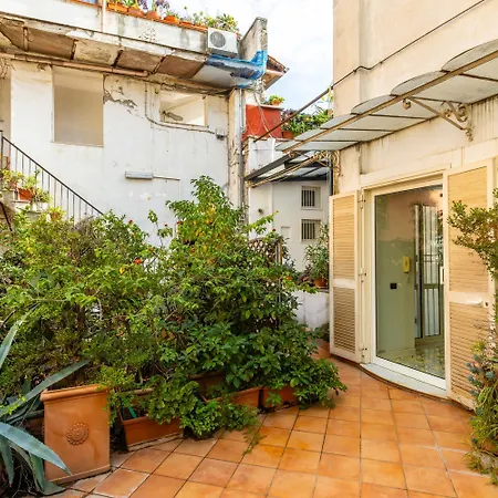 Santa Chiara Charming House With Terrace At Historical Center شقة