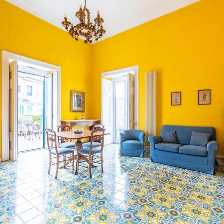Santa Chiara Charming House With Terrace At Historical Center Apartmán Neapol